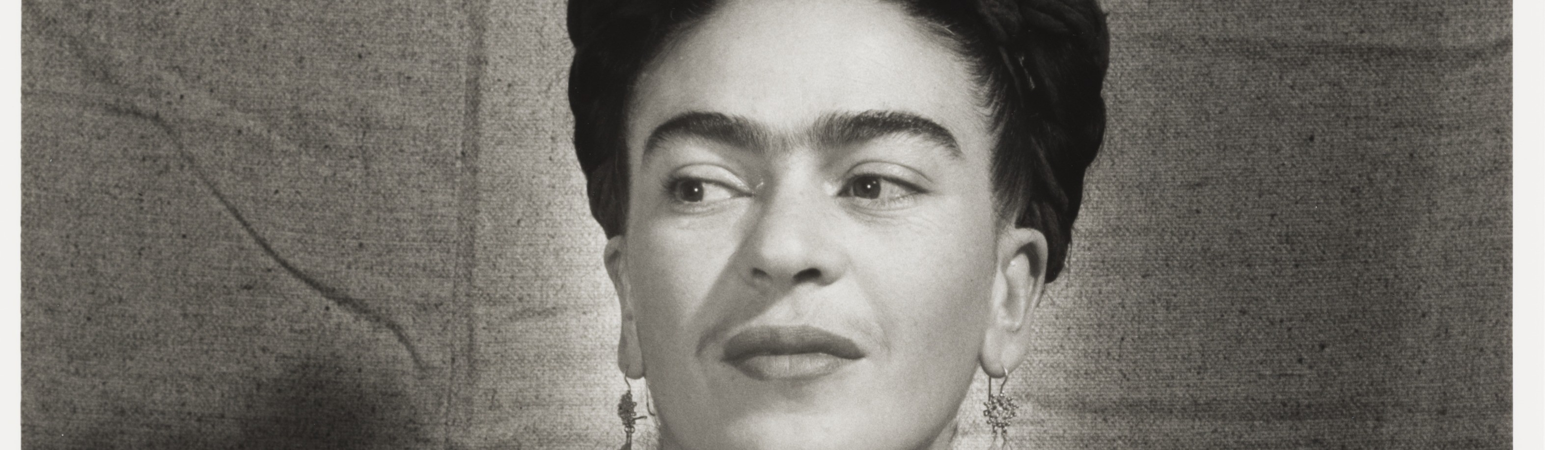 FRIDA. VIVA LA VIDA